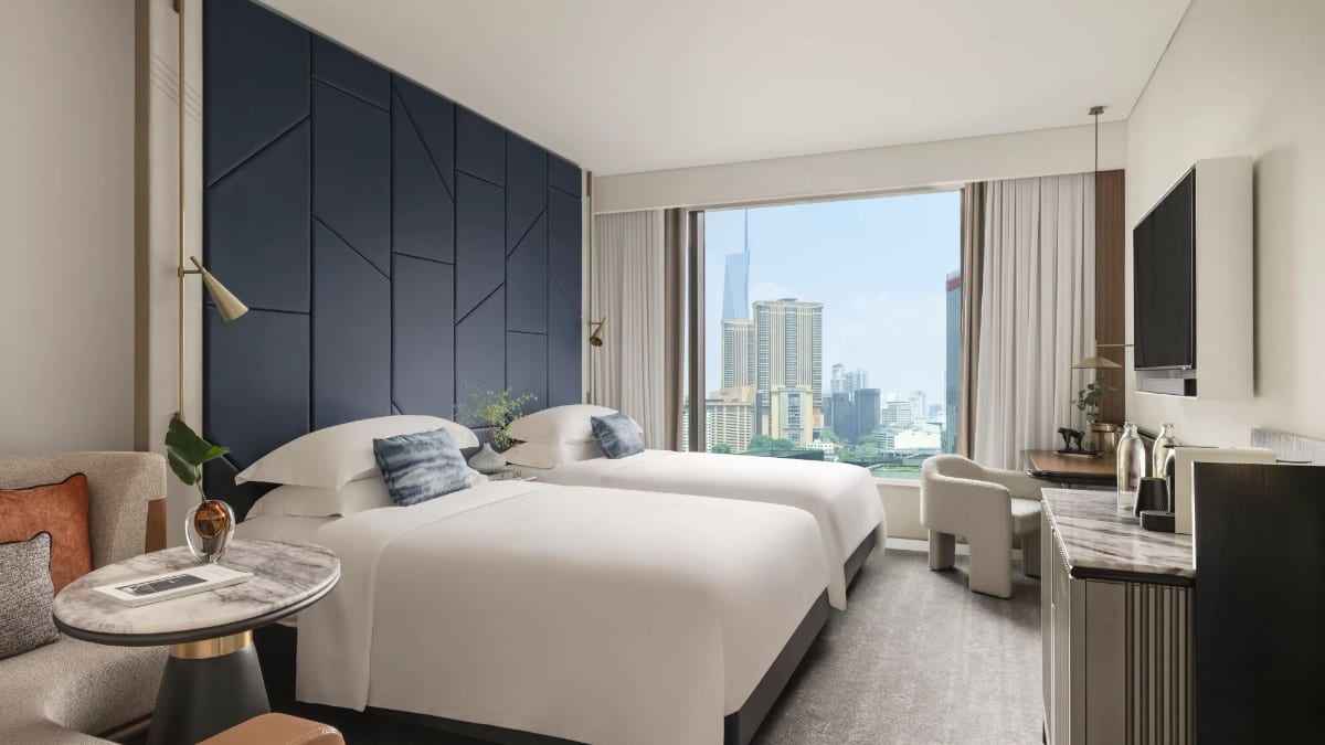Schlafzimmer im Kimpton Naluria Kuala Lumpur by IHG