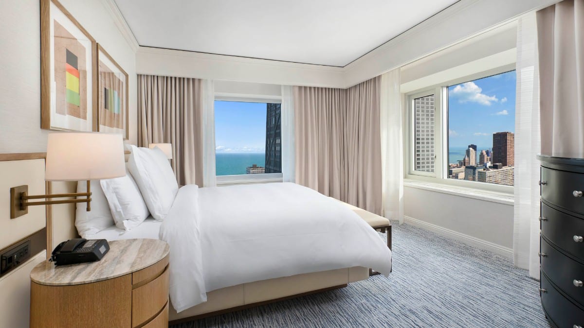 Schlafzimmer im Four Seasons Chicago