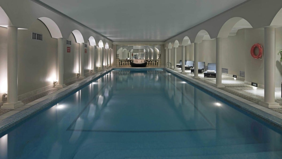 Pool im Emperador Hotel Buenos Aires