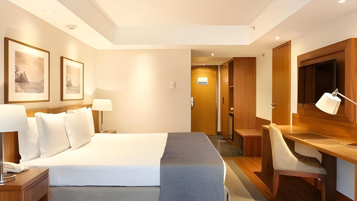 Bedroom at Windsor Marapendi Hotel