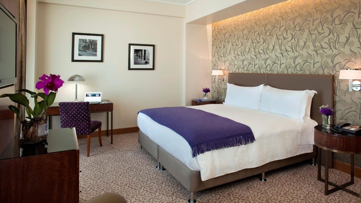 Schlafzimmer im Alvear Art Hotel