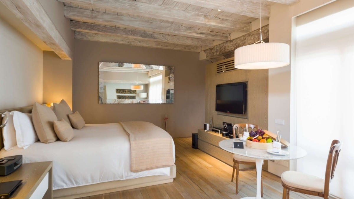 Schlafzimmer im Sofitel Legend Santa Clara Cartagena