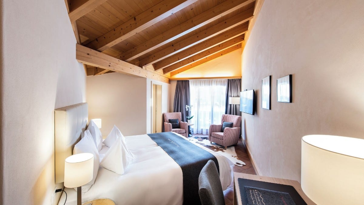 Schlafzimmer im Golfhotel les Hauts de Gstaad & Spa