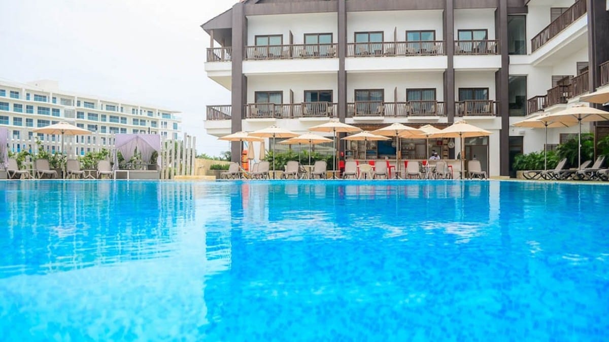 Pool im Grand Sirenis Cartagena