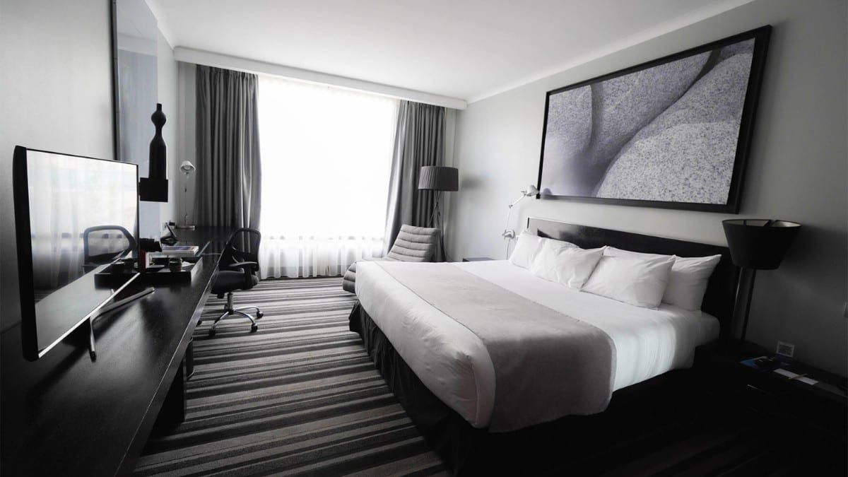 Schlafzimmer im Wyndham Santiago Pettra
