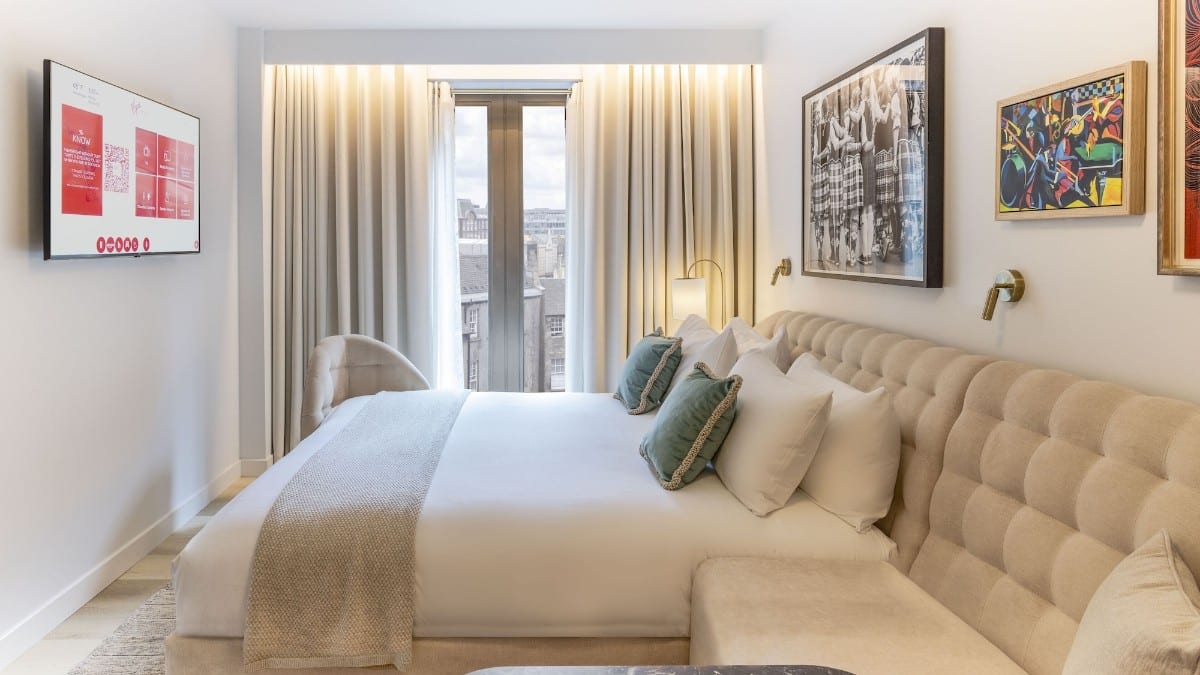 Schlafzimmer im Virgin Hotels Edinburgh