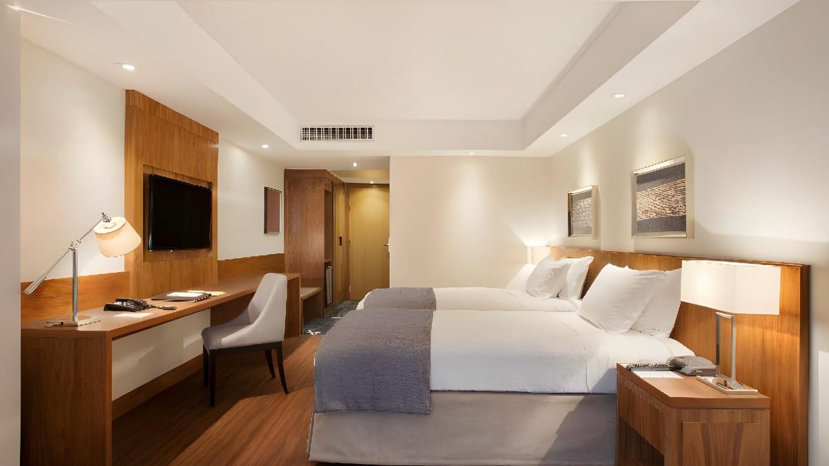 Bedroom at Windsor Marapendi Hotel