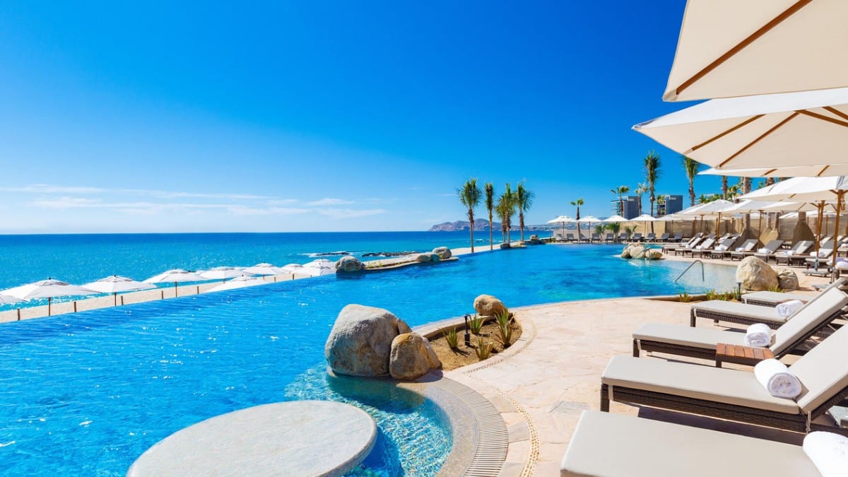 Pool im Villa La Valencia Beach Resort & Spa Los Cabos