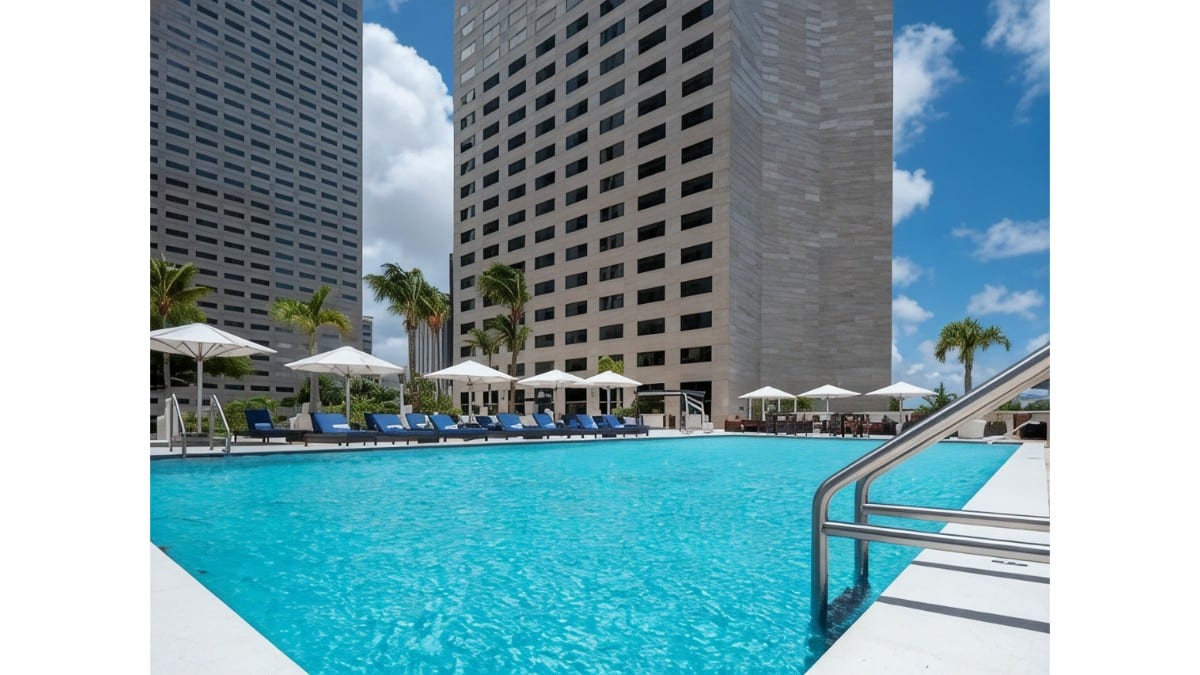 Pool im InterContinental Hotels MIAMI by IHG