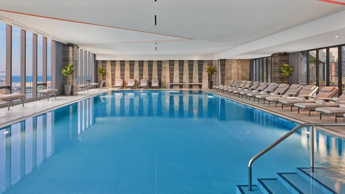 Pool im The St. Regis Chicago