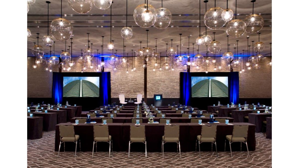 Konferenzraum im Kimpton EPIC HOTEL by IHG