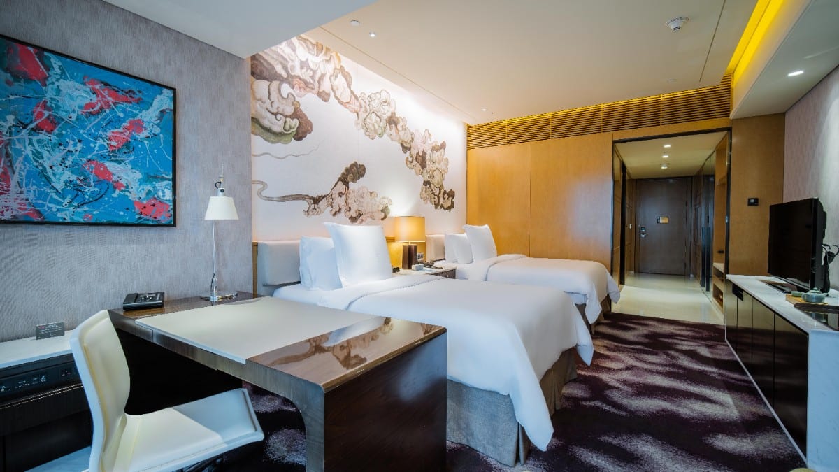 Bedroom at Four Seasons Hotel Shenzhen