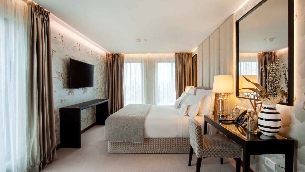 Schlafzimmer im Wine & Books Porto Hotel