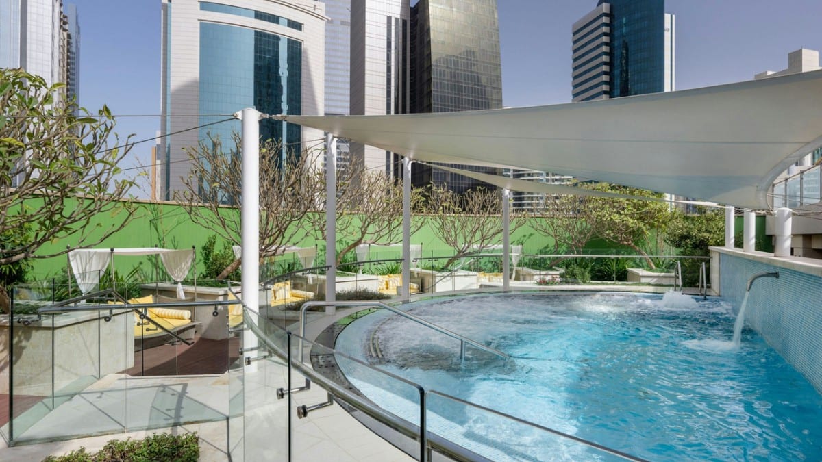 Pool im JW Marriott Marquis City Center Doha