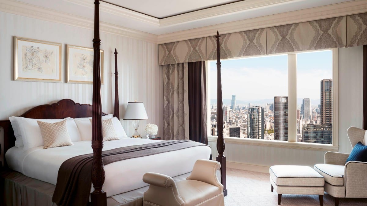 Schlafzimmer im The Ritz-Carlton, Osaka