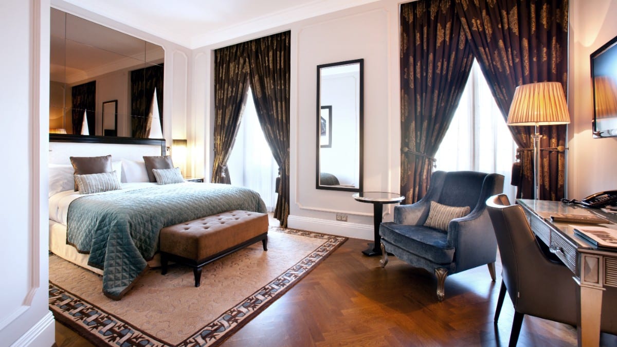 Schlafzimmer im InterContinental Hotels PORTO - PALACIO DAS CARDOSAS by IHG