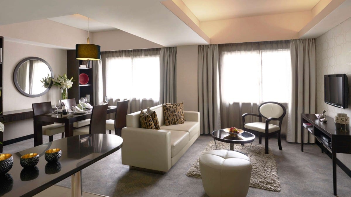 Schlafzimmer im Pullman Jakarta Indonesia Thamrin CBD
