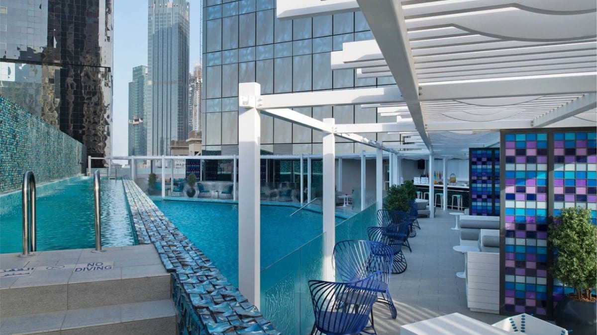 Pool im W Doha