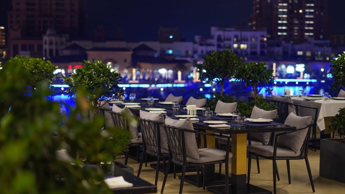 Bar im The St. Regis Marsa Arabia Island, the Pearl Qatar