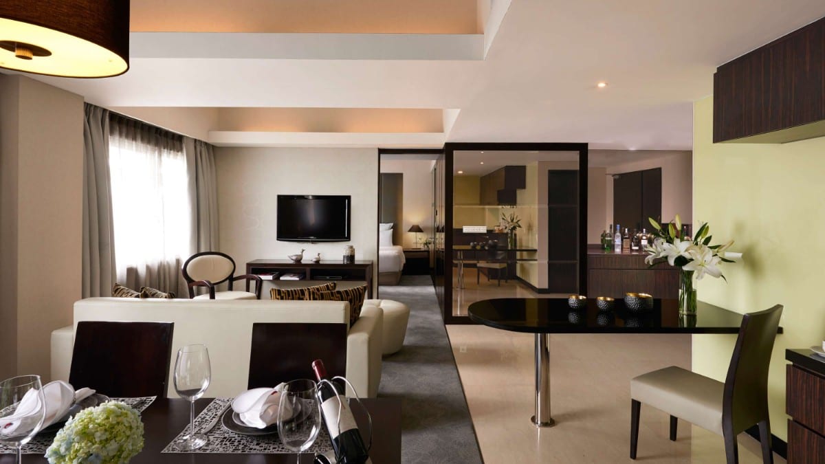 Schlafzimmer im Pullman Jakarta Indonesia Thamrin CBD