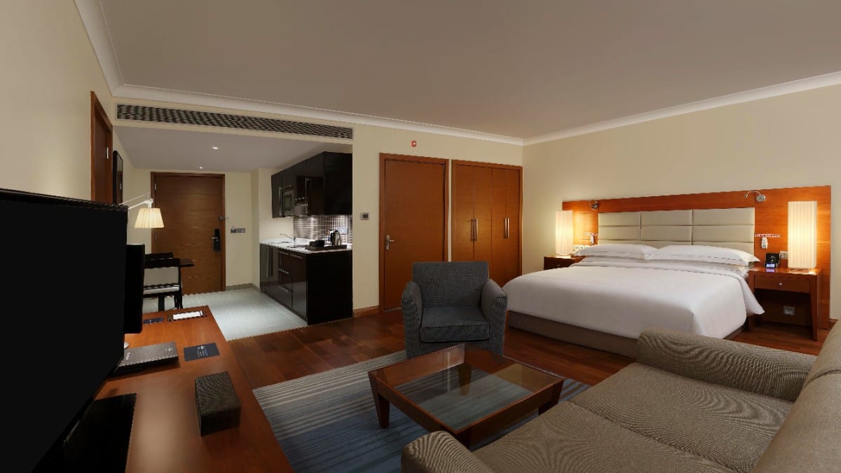 Schlafzimmer im Hilton Bangalore Embassy GolfLinks