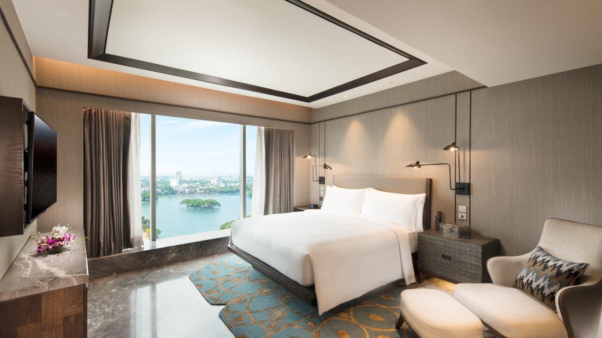 Schlafzimmer im Conrad Bengaluru