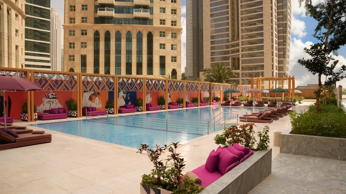 Pool im Andaz Doha, by Hyatt