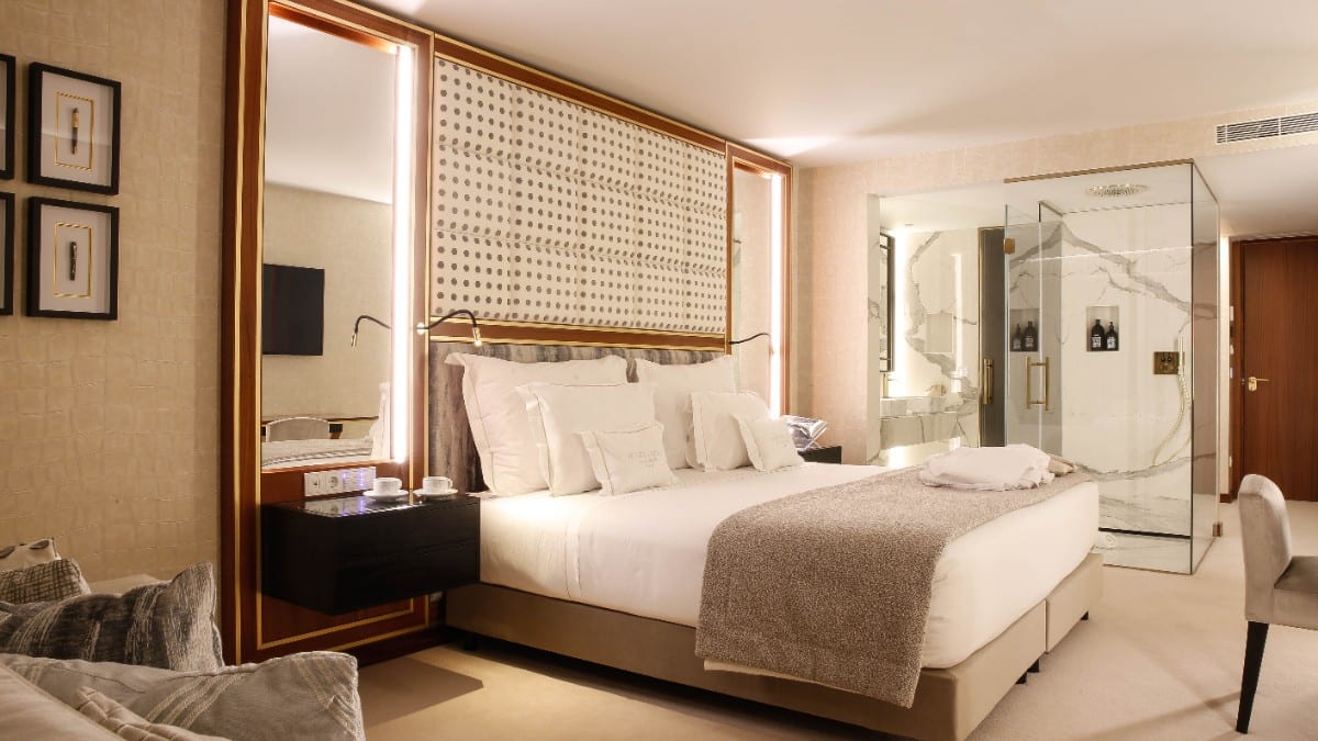 Bedroom at Wine & Books Porto Hotel
