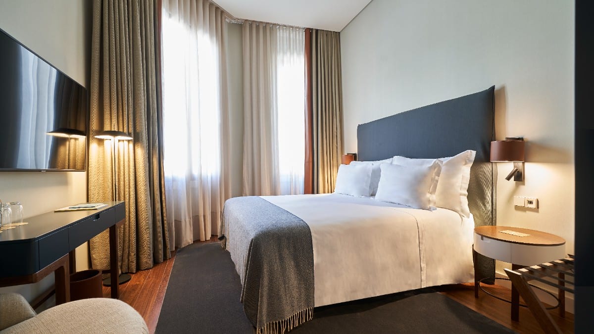 Schlafzimmer im PortoBay Flores