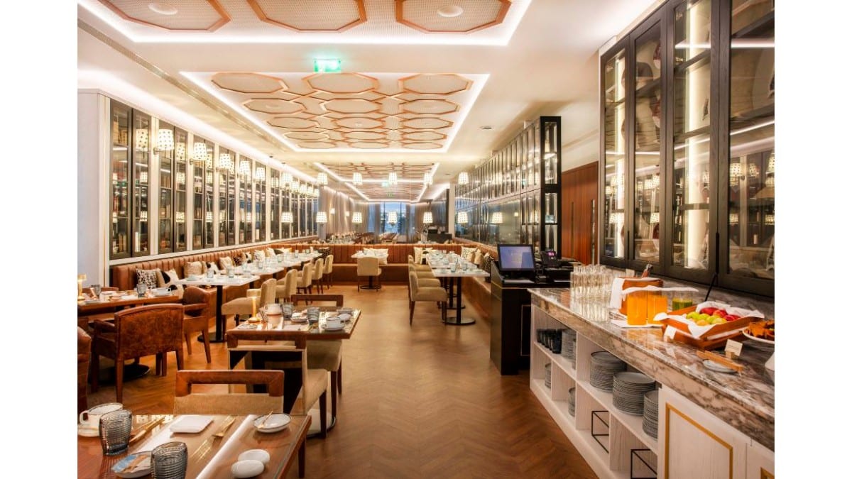 Restaurant im Wine & Books Porto Hotel