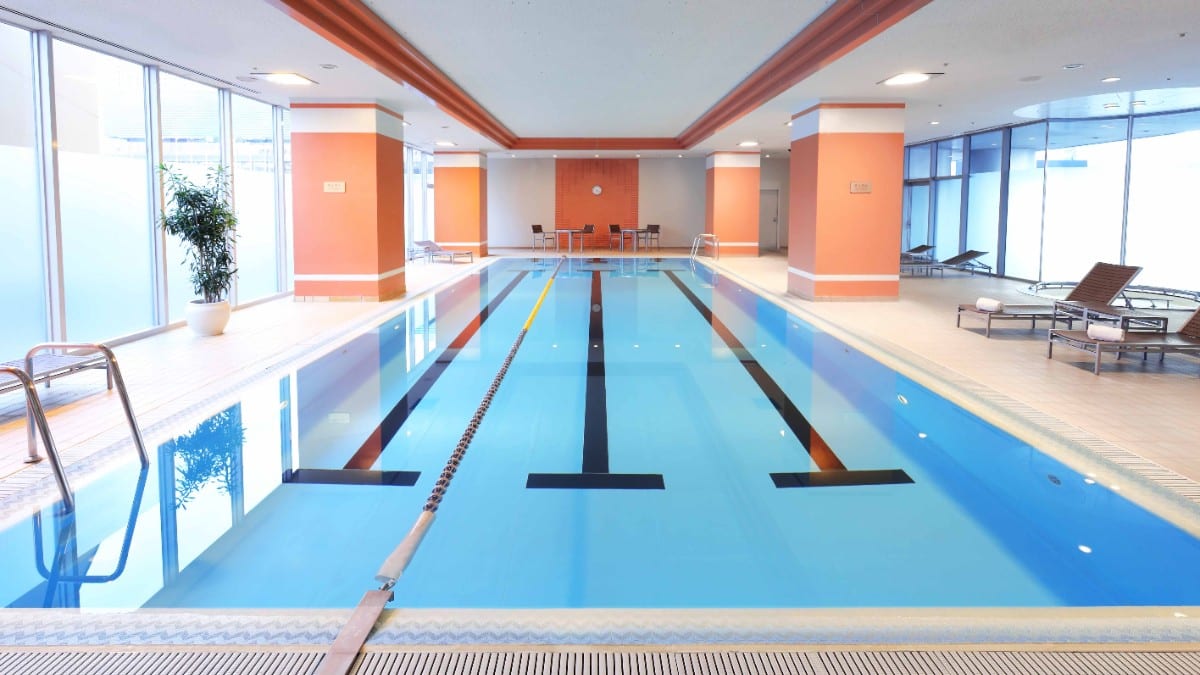 Pool im Hilton Osaka Hotel