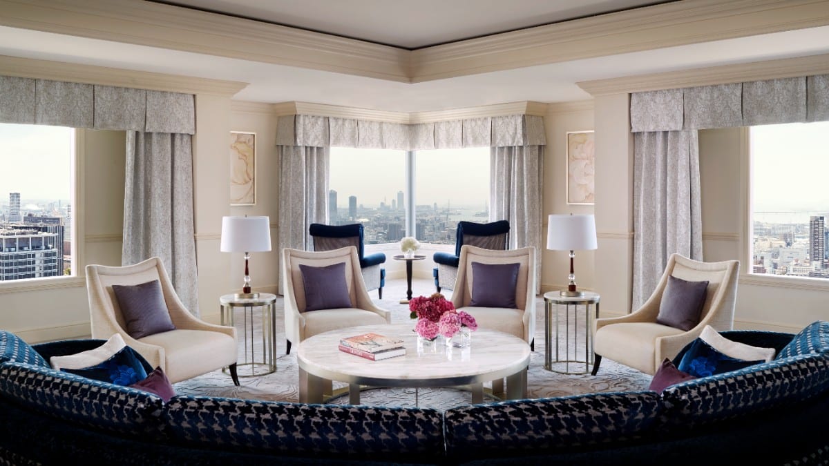 Schlafzimmer im The Ritz-Carlton, Osaka