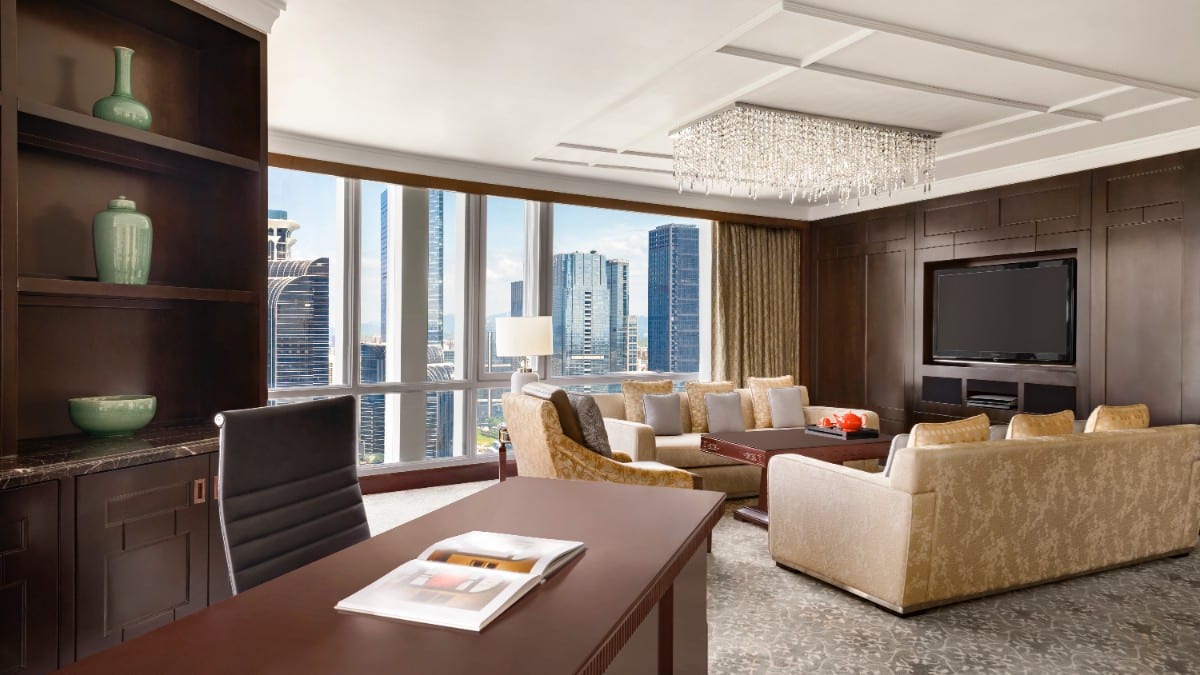 Bedroom at Futian Shangri-La, Shenzhen