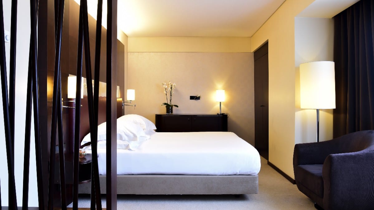 Schlafzimmer im Porto Palácio Hotel by The Editory